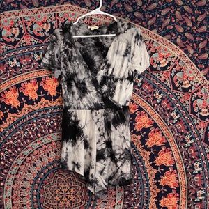 Large women’s black, grey, and white tiedye romper